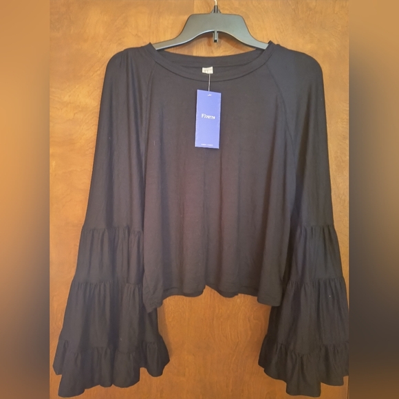 floerns Tops - Floerns Bell Sleeve size M NWT